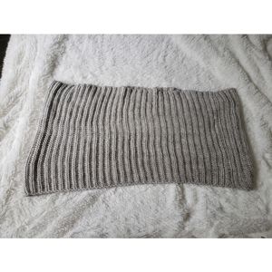 H&M light grey chunky knit infinity scarf new with tags